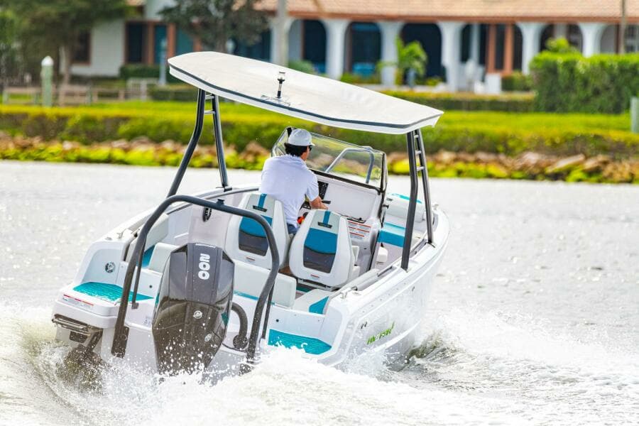 2022 Axopar 22 Spyder X Jobe Revolve