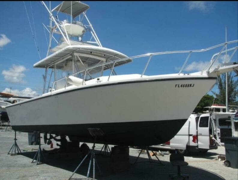 1997 Island Hopper Center Console w/Cuddy Cabin