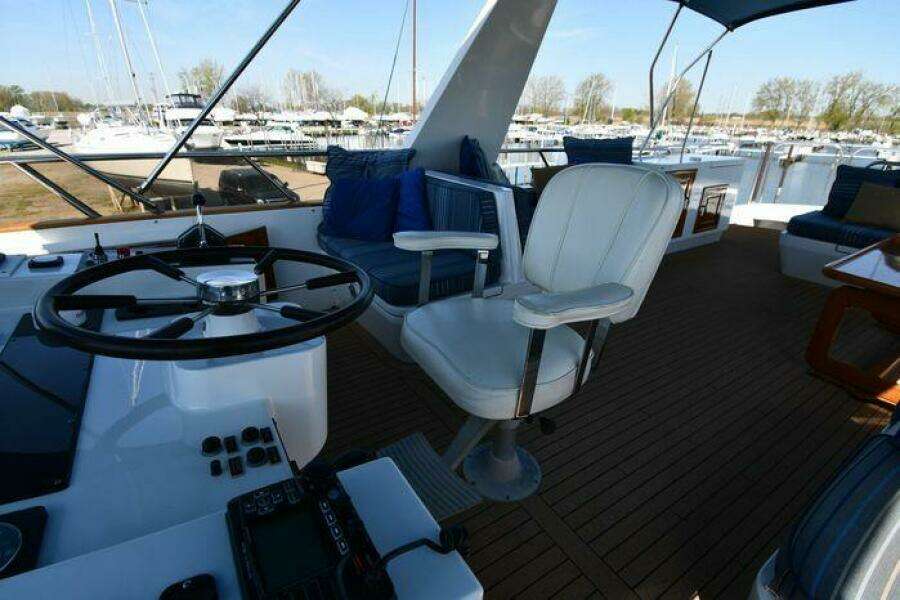 1986 Lowland 64 Pilot House Long Range Motor Yacht