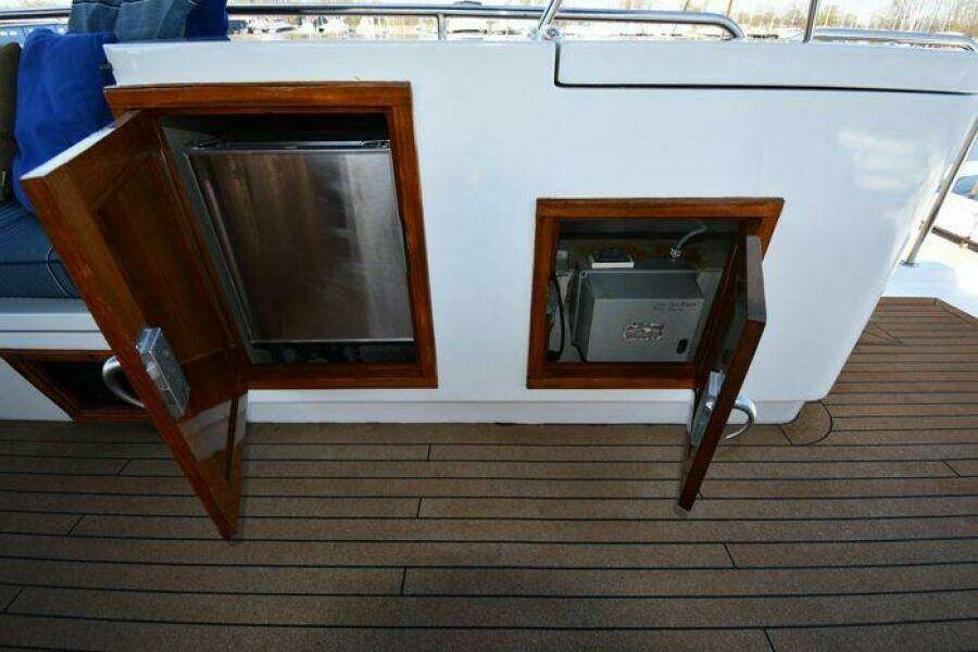 1986 Lowland 64 Pilot House Long Range Motor Yacht