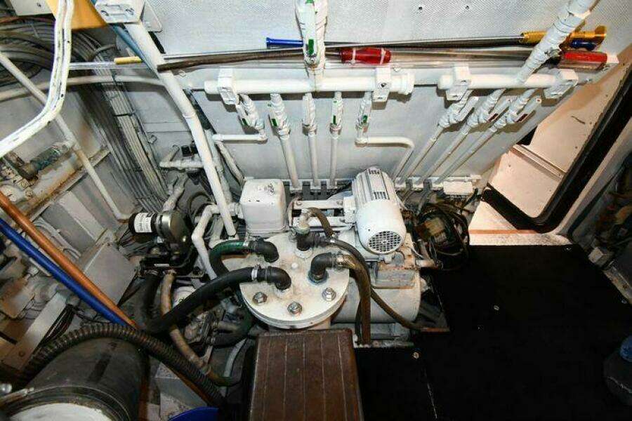 1986 Lowland 64 Pilot House Long Range Motor Yacht