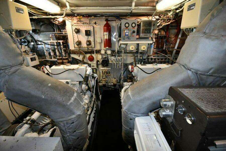 1986 Lowland 64 Pilot House Long Range Motor Yacht