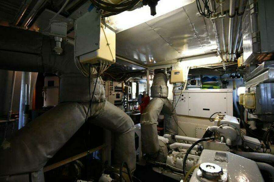 1986 Lowland 64 Pilot House Long Range Motor Yacht