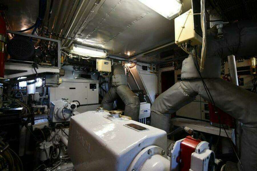 1986 Lowland 64 Pilot House Long Range Motor Yacht