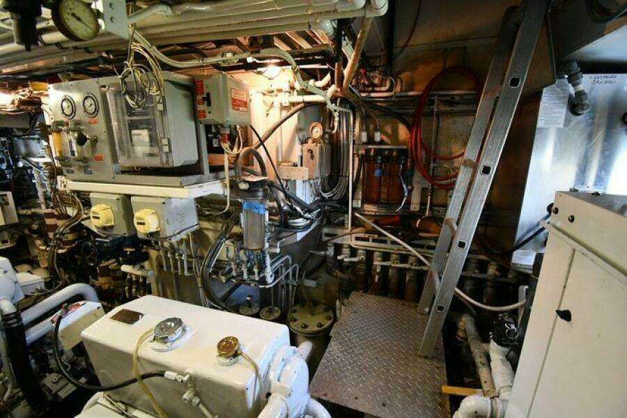 1986 Lowland 64 Pilot House Long Range Motor Yacht