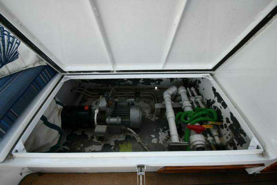 1986 Lowland 64 Pilot House Long Range Motor Yacht