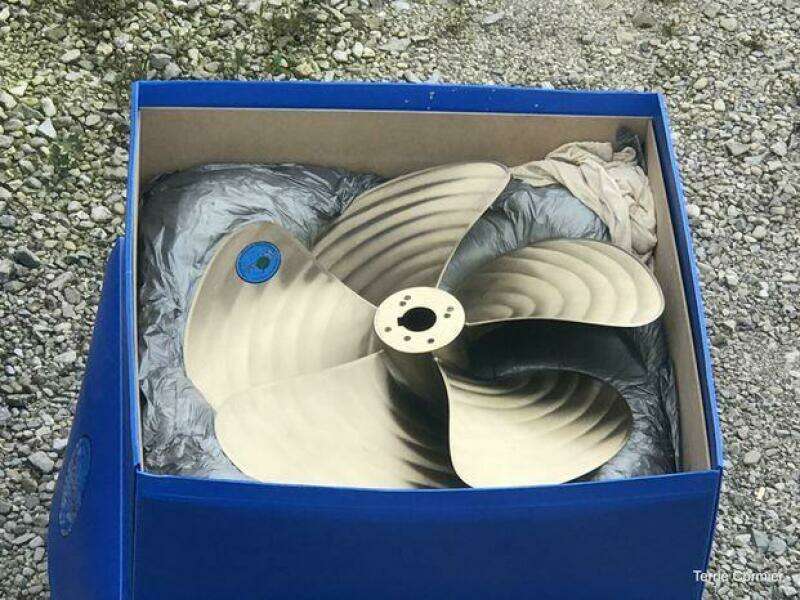 1986 Lowland 64 Pilot House Long Range Motor Yacht