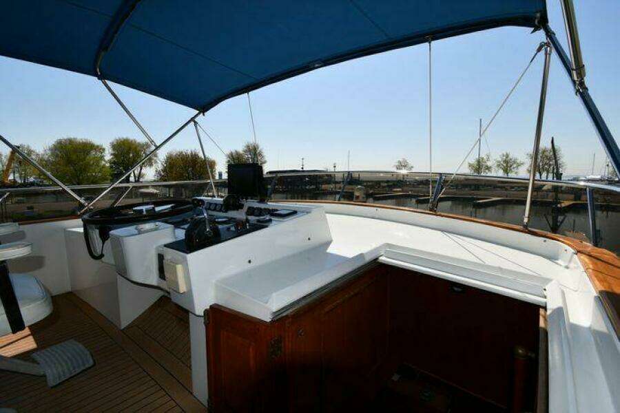 1986 Lowland 64 Pilot House Long Range Motor Yacht