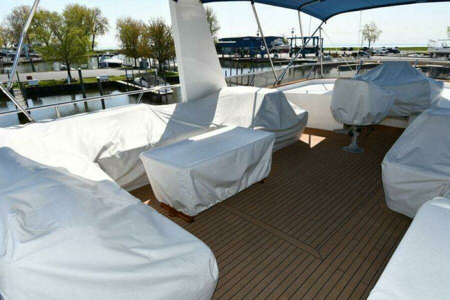 1986 Lowland 64 Pilot House Long Range Motor Yacht