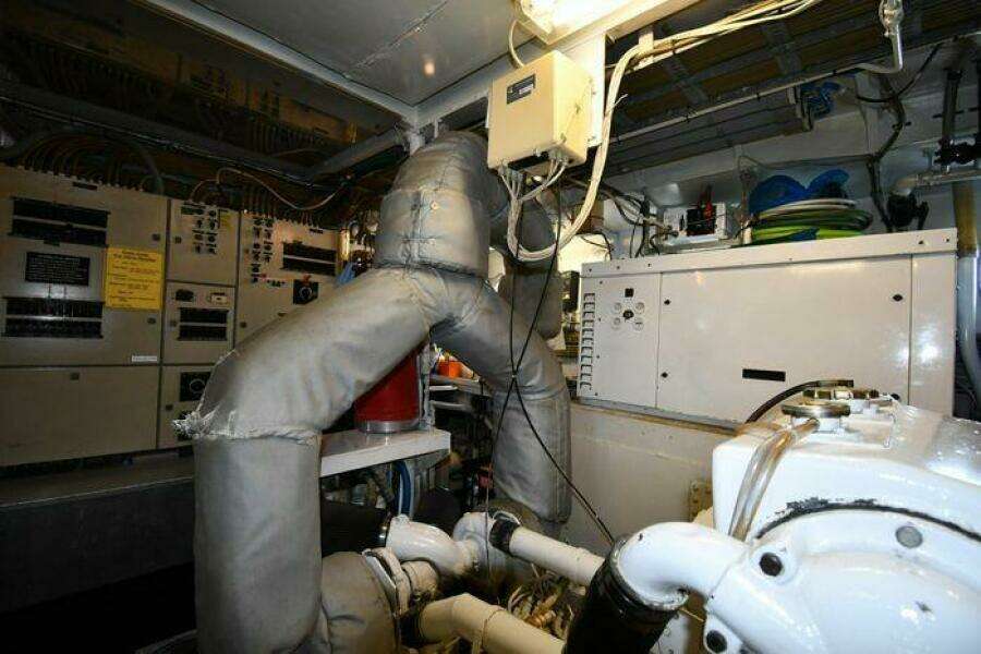 1986 Lowland 64 Pilot House Long Range Motor Yacht