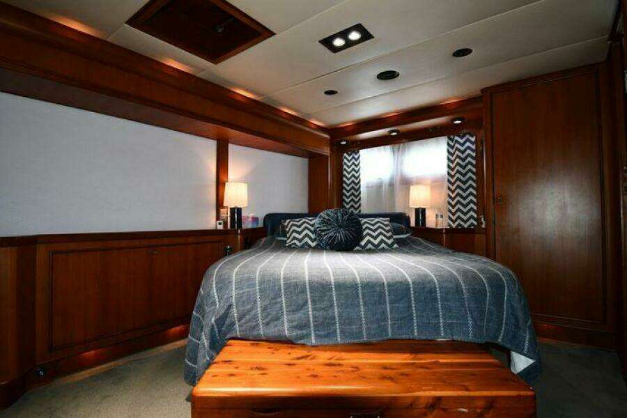 1986 Lowland 64 Pilot House Long Range Motor Yacht