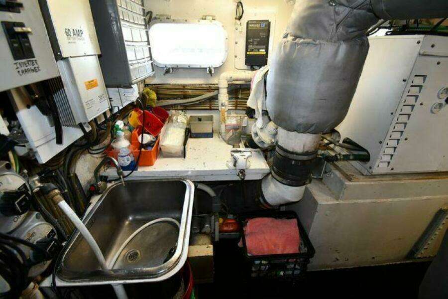 1986 Lowland 64 Pilot House Long Range Motor Yacht