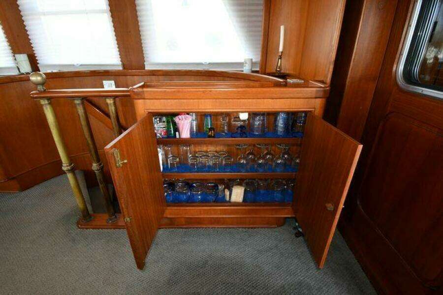 1986 Lowland 64 Pilot House Long Range Motor Yacht