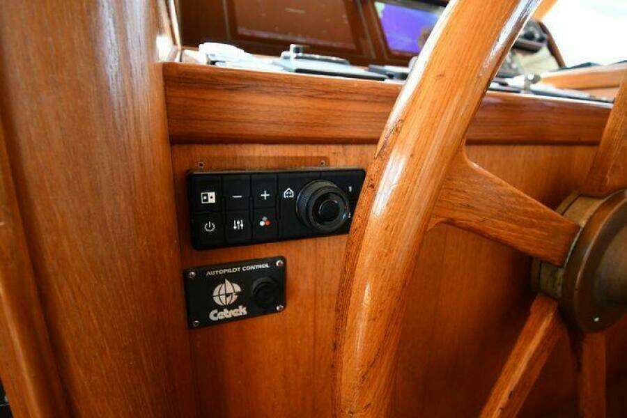 1986 Lowland 64 Pilot House Long Range Motor Yacht