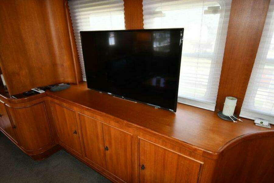 1986 Lowland 64 Pilot House Long Range Motor Yacht