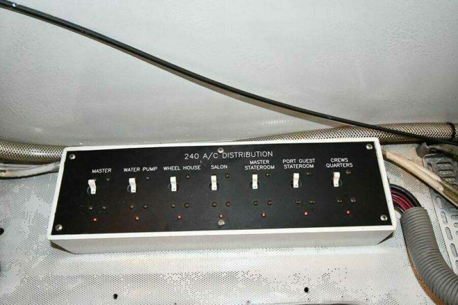 1986 Lowland 64 Pilot House Long Range Motor Yacht