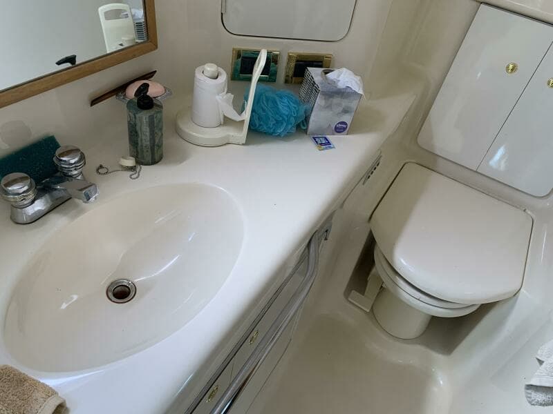 1997 Sea Ray 420 Aft Cabin