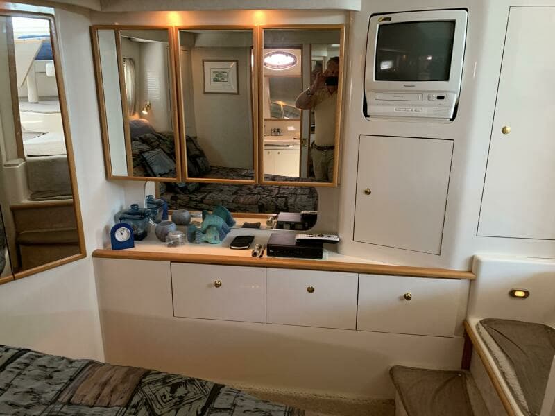 1997 Sea Ray 420 Aft Cabin