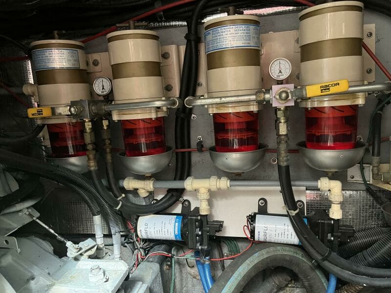 1997 Sea Ray 420 Aft Cabin