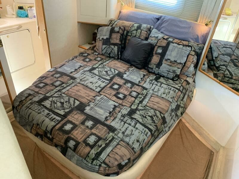 1997 Sea Ray 420 Aft Cabin