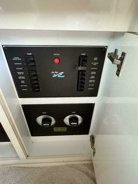 1997 Sea Ray 420 Aft Cabin