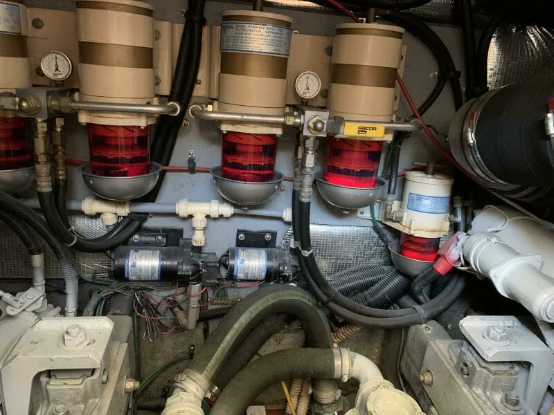 1997 Sea Ray 420 Aft Cabin