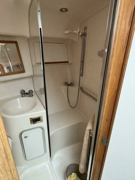1997 Sea Ray 420 Aft Cabin