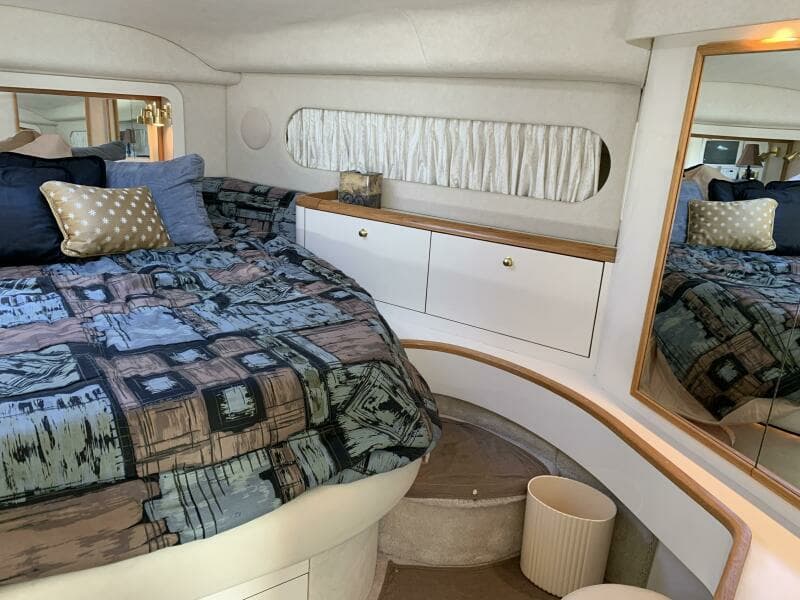 1997 Sea Ray 420 Aft Cabin