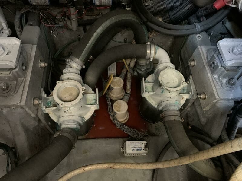 1997 Sea Ray 420 Aft Cabin