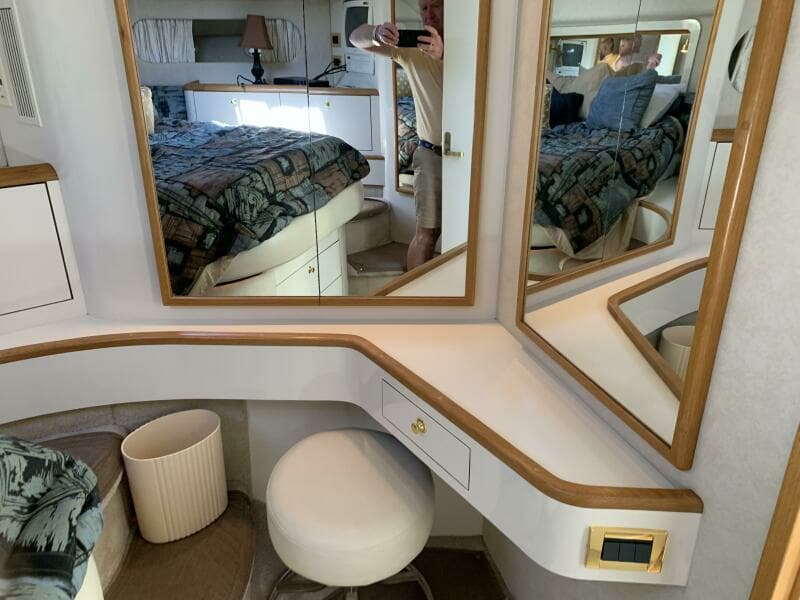 1997 Sea Ray 420 Aft Cabin