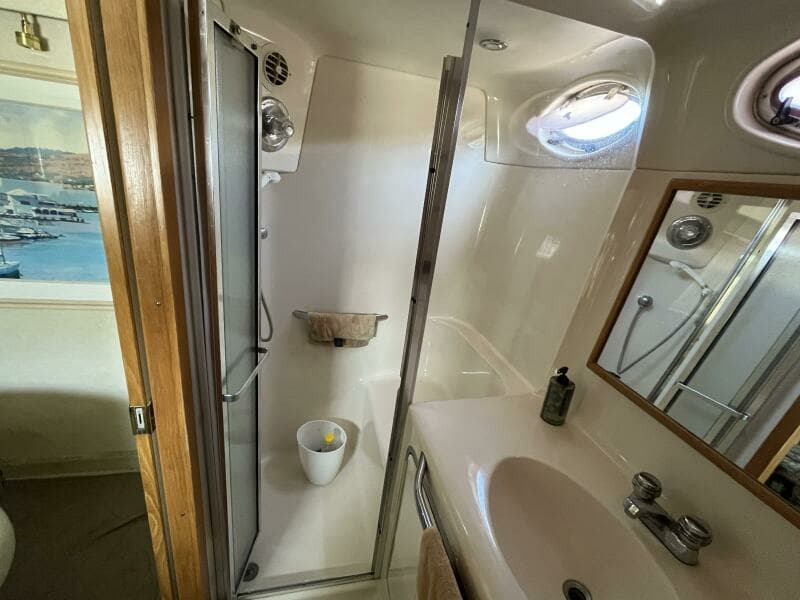 1997 Sea Ray 420 Aft Cabin
