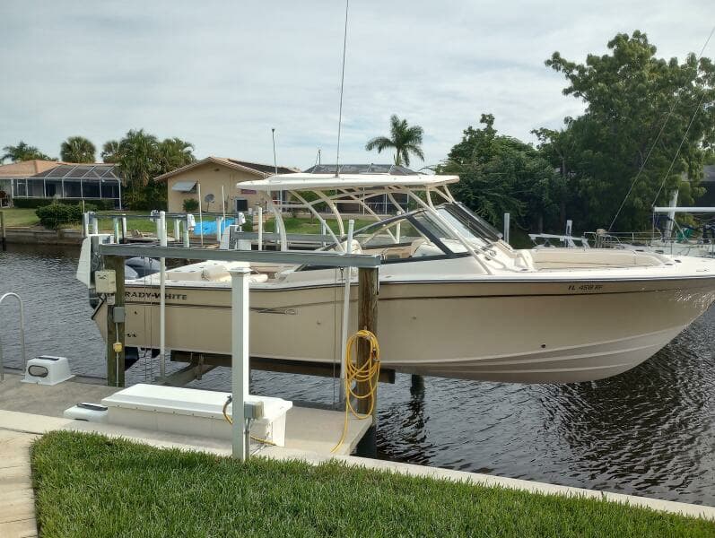 2016 Grady-White Freedom 307