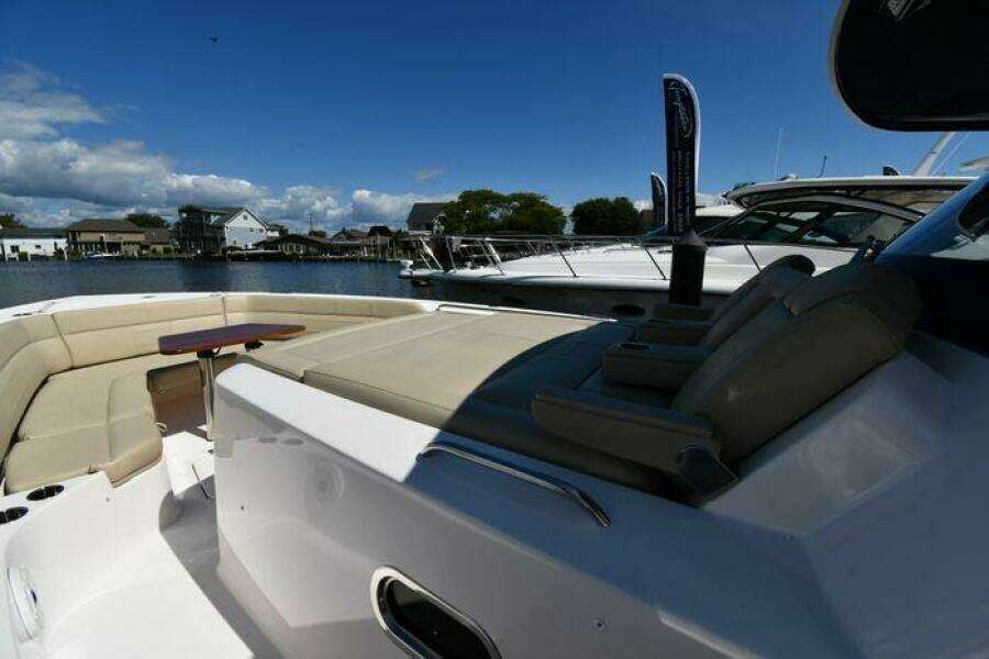 2019 Pursuit S 408 Sport