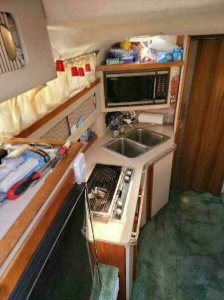 1989 Cruisers Yachts Esprit 3270