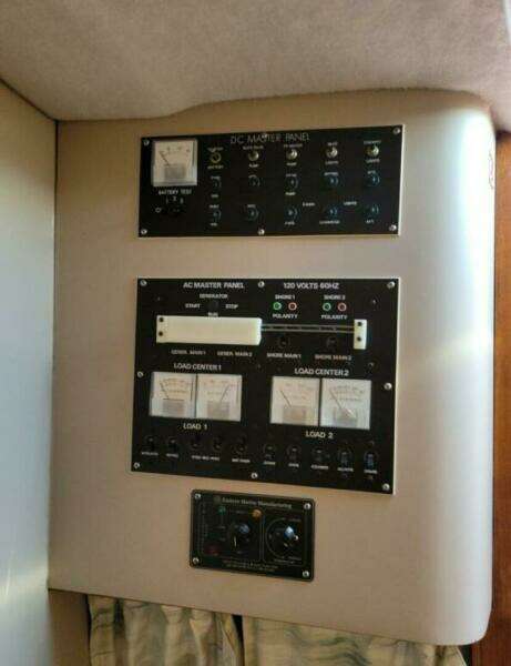 1989 Cruisers Yachts Esprit 3270