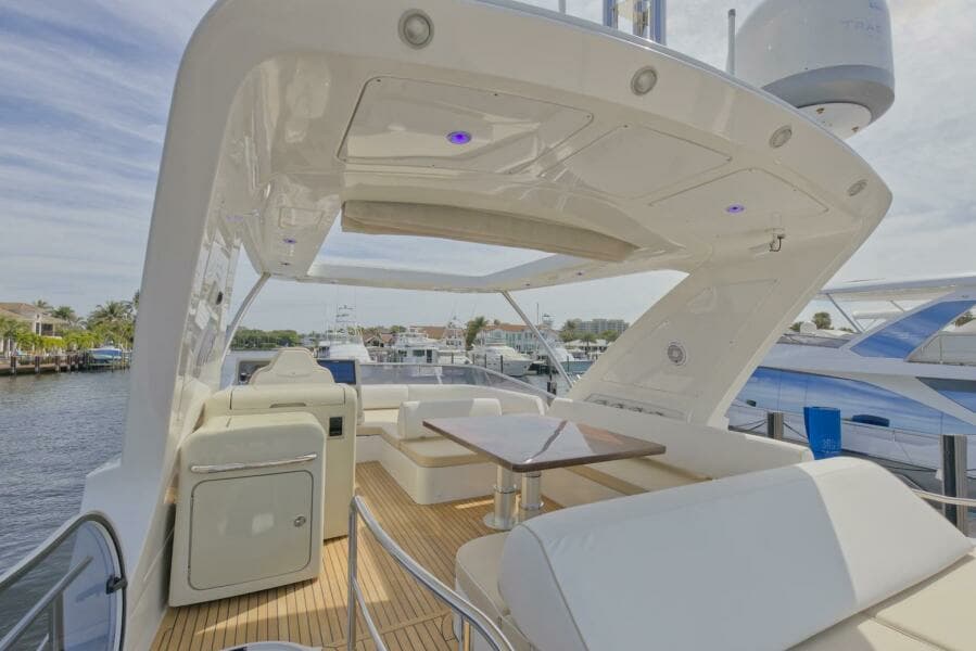 2015 Azimut 64 Flybridge
