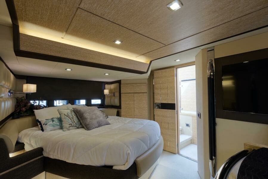 2015 Azimut 64 Flybridge