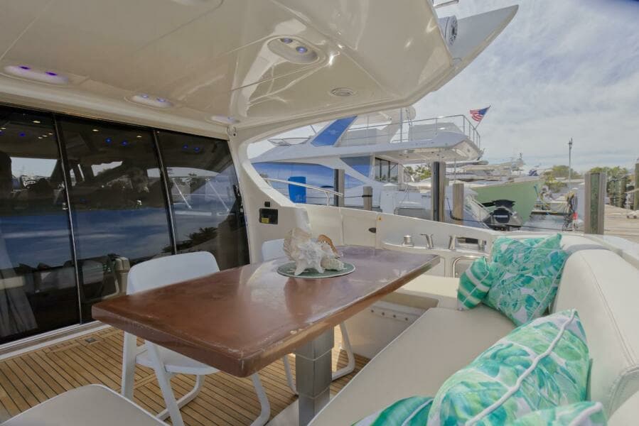 2015 Azimut 64 Flybridge