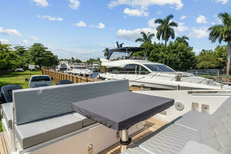 2023 Astondoa 377 Coupe Outboard