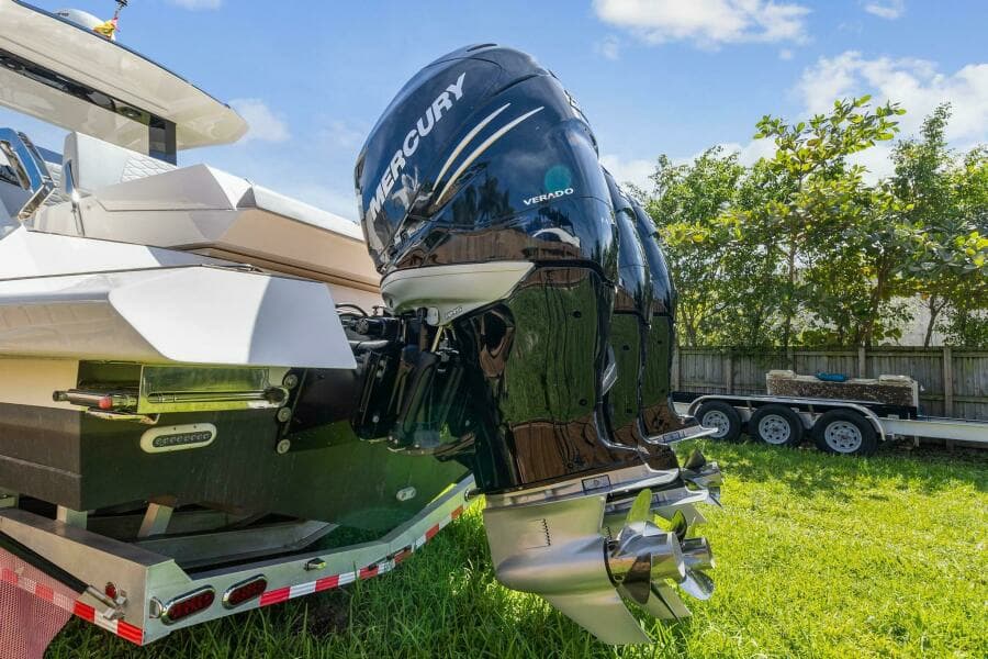 2023 Astondoa 377 Coupe Outboard