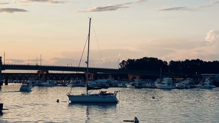 B6EE8127 DBD7 4A2F A29D 238AB821181A