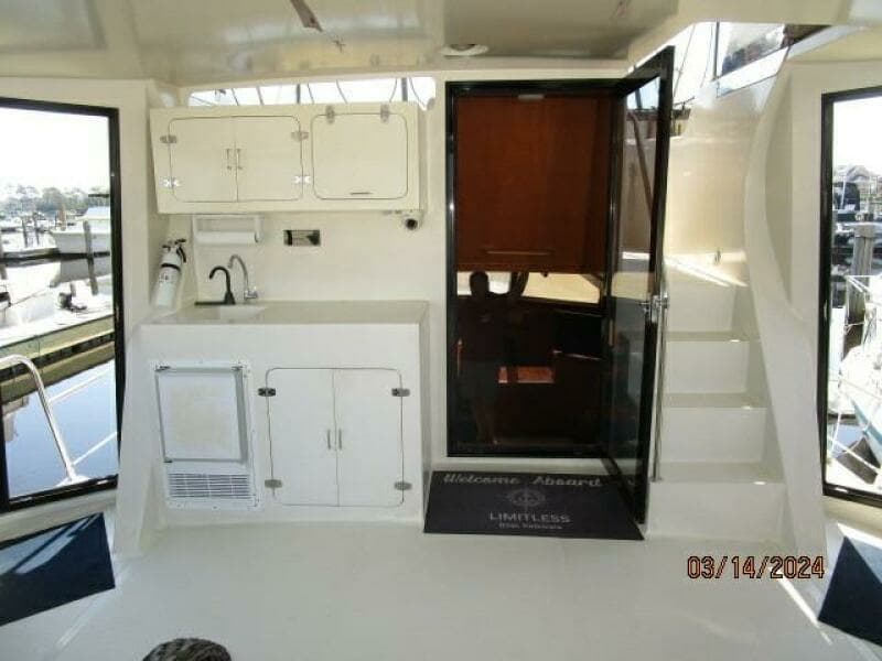 48' Camargue sundeck forward