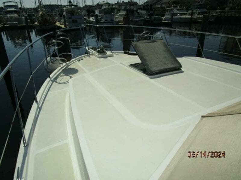48' Camargue foredeck1