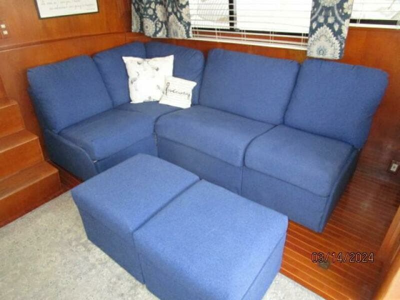 48' Camargue salon port seating