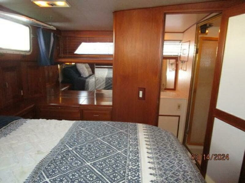 48' Camargue master stateroom port