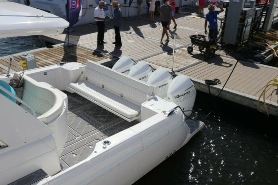 2019 Intrepid 475 Sport Yacht