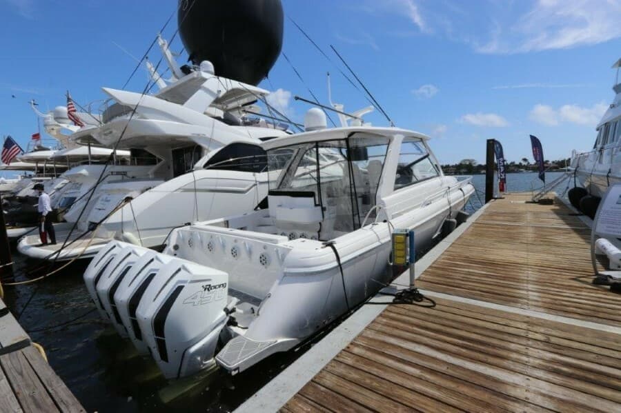 2019 Intrepid 475 Sport Yacht