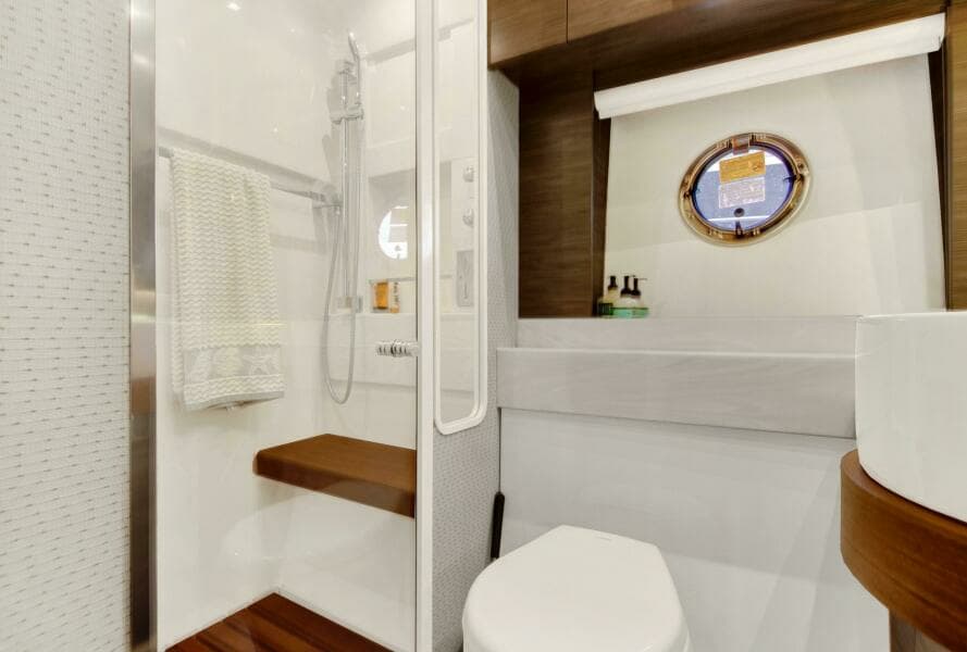 2019 Tiara Yachts 53 Coupe