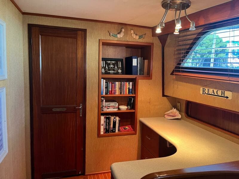 1986 Hatteras 70' Cockpit Motor Yacht