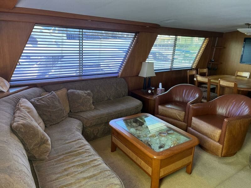 1986 Hatteras 70' Cockpit Motor Yacht